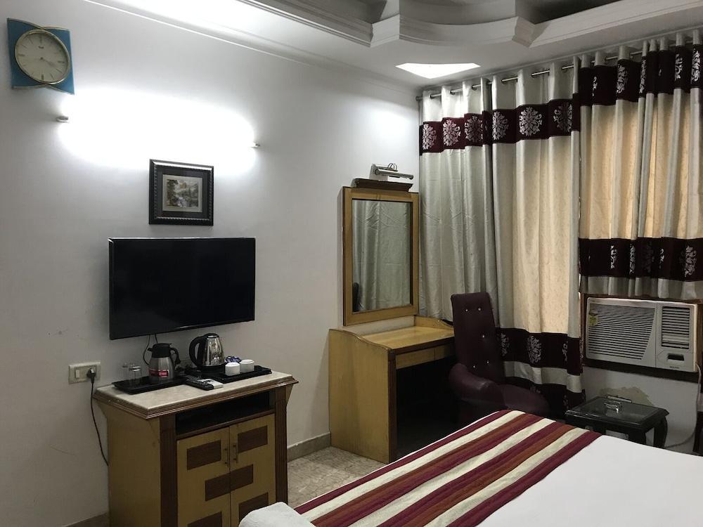 Tjs Royal Hotel Delhi  Luaran gambar