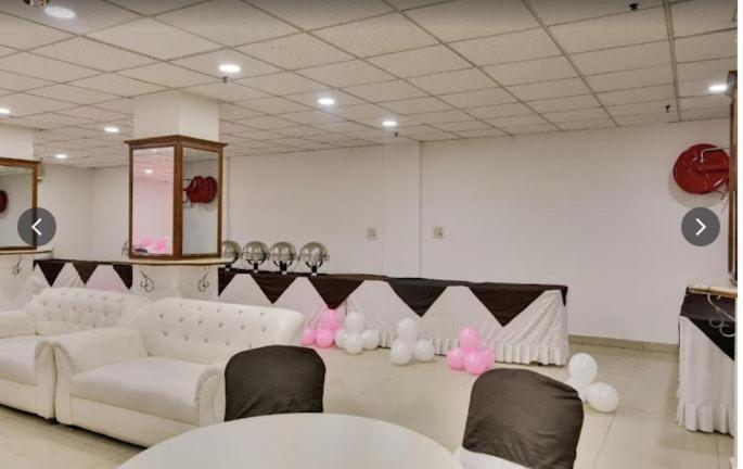 Tjs Royal Hotel Delhi  Luaran gambar